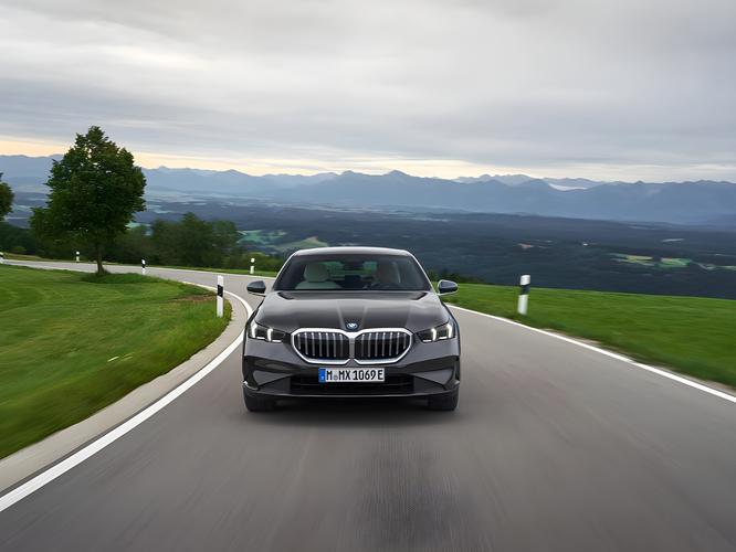 宝马电混车型有哪些 宝马电气混合动力汽车